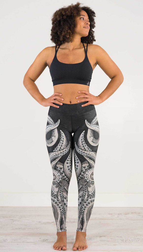 Free Throw Full Length Legging in Sport Grey Made With Recycled Nylon –  Wear One's At